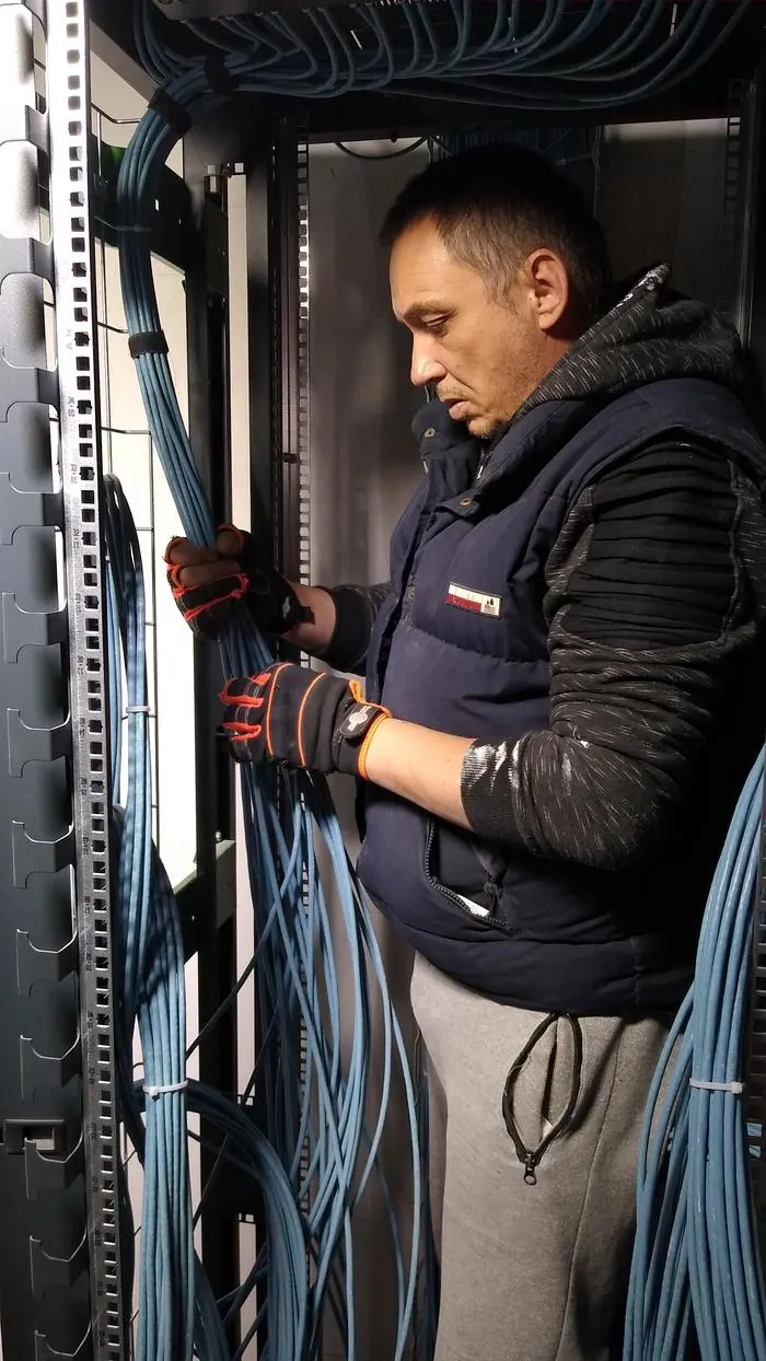 Installation rack et câblage structuré sur chantier